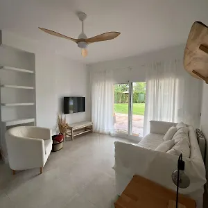 - Piso Reformado Con Piscina, Wifi Y Parking Gratuito , Calella De Palafrugell España